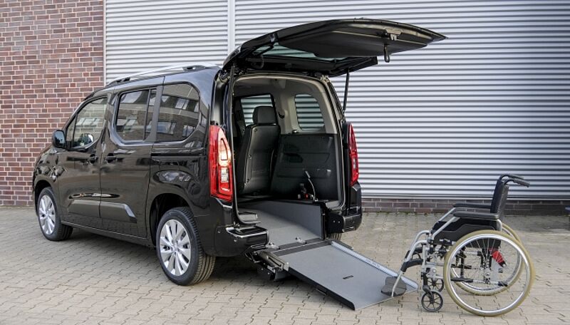 Opel auf der RETTmobil 2019: Rollstuhlfahrer im Fokus